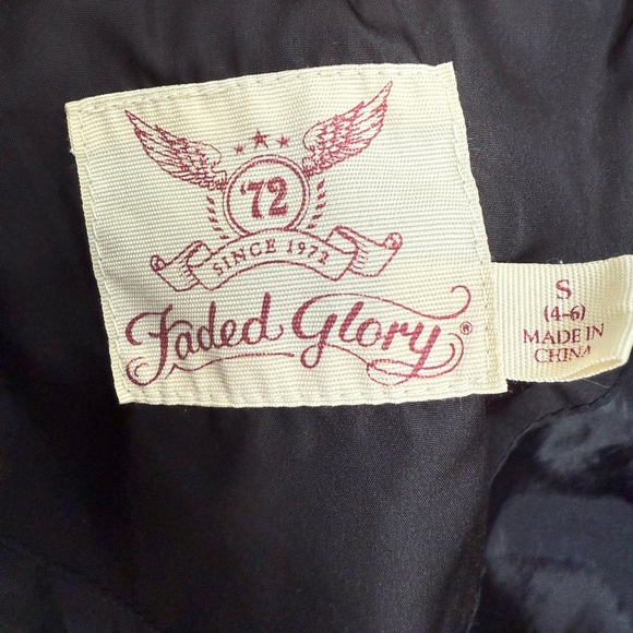 *SOLD* Light Winter Coat - Picture 2 of 4